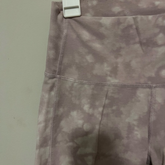 Very comfy pink marble leggings. Size M. - Picture 1 of 4